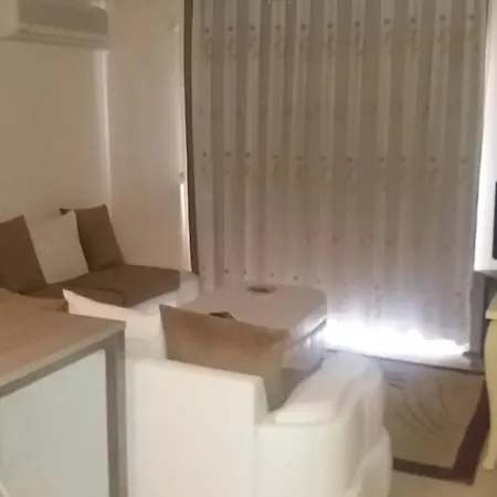 Rent, 2 Bedroom In Peaceful Area, Didim, Turkey Apartamento *