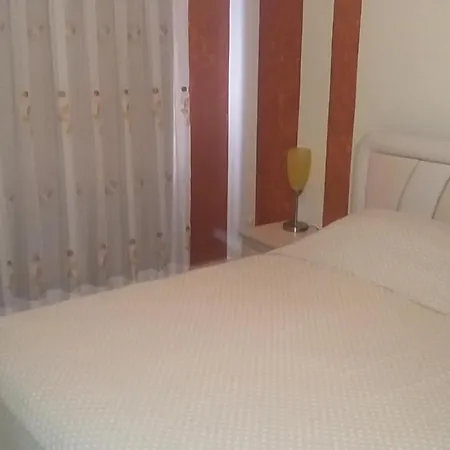Rent, 2 Bedroom In Peaceful Area, Didim, Turkey Apartamento *